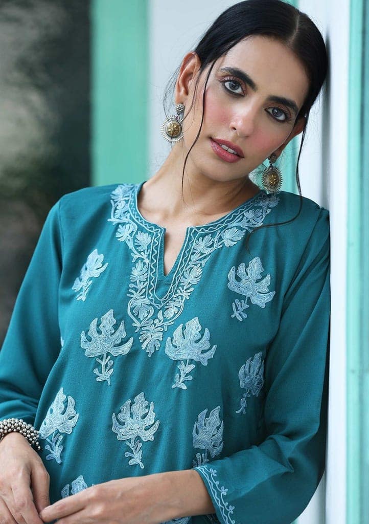 HOC Crafts Aari Embroidered Cotton Solid Women's Long Kurta - Green view 2