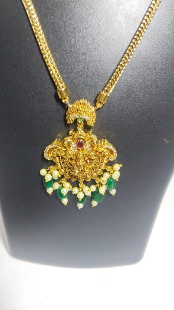 Delicate Gold-Plated Pendant Necklace with Pearls and Green Stones view 4
