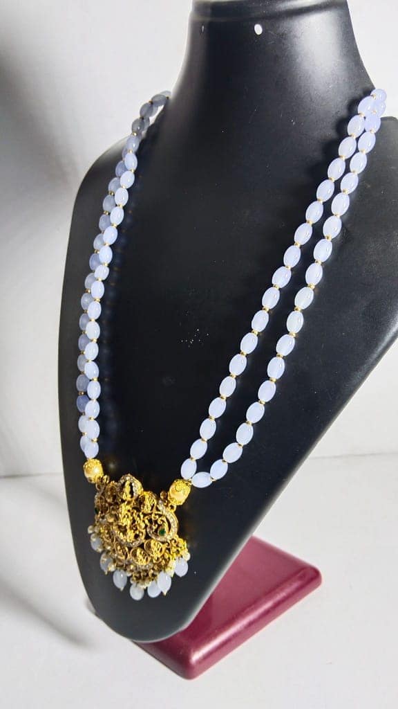"Stunning and elegant pearl necklace with intricate gold pendant" view 2