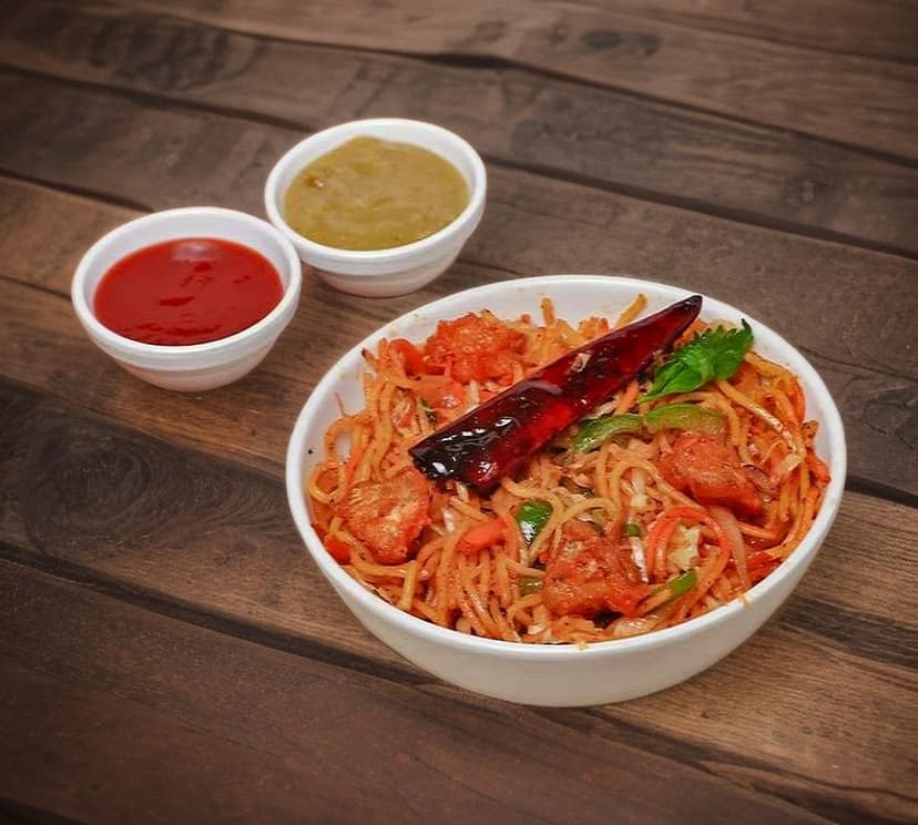 Gobi schezwan noodles 1 box [750 ml]