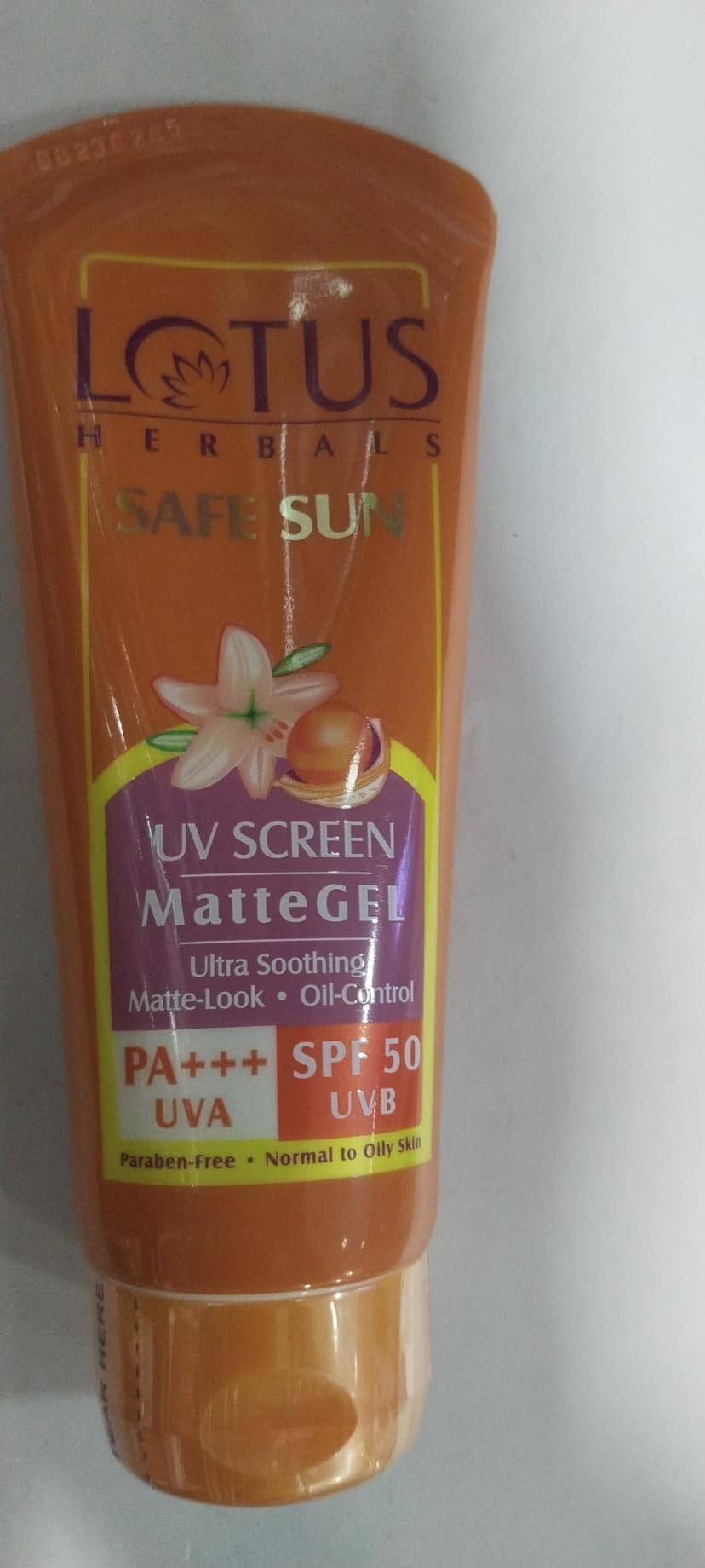 Lotus Herbals Safe sun Uv screen Matte gel Pa+++ spf 50