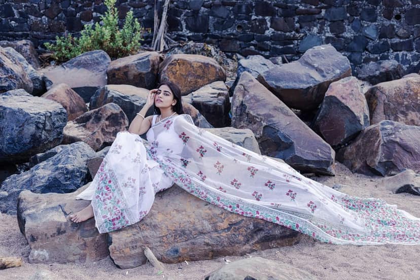 Kaisori Bagh Bouganvillea Kota blockprinted silk cotton saree view 3