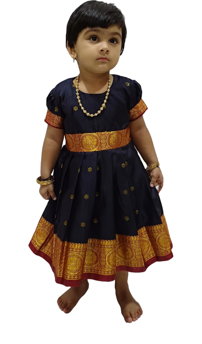 Mom and Me Baby Girls' Black Satin Dress Traditional Elegant Frock for 0-2 Years| Perfect for Makar Sankranti Pongal Pedda Panduga BOR Nahan (in, Age, 18 Months, 24 Months, Regular, Black)