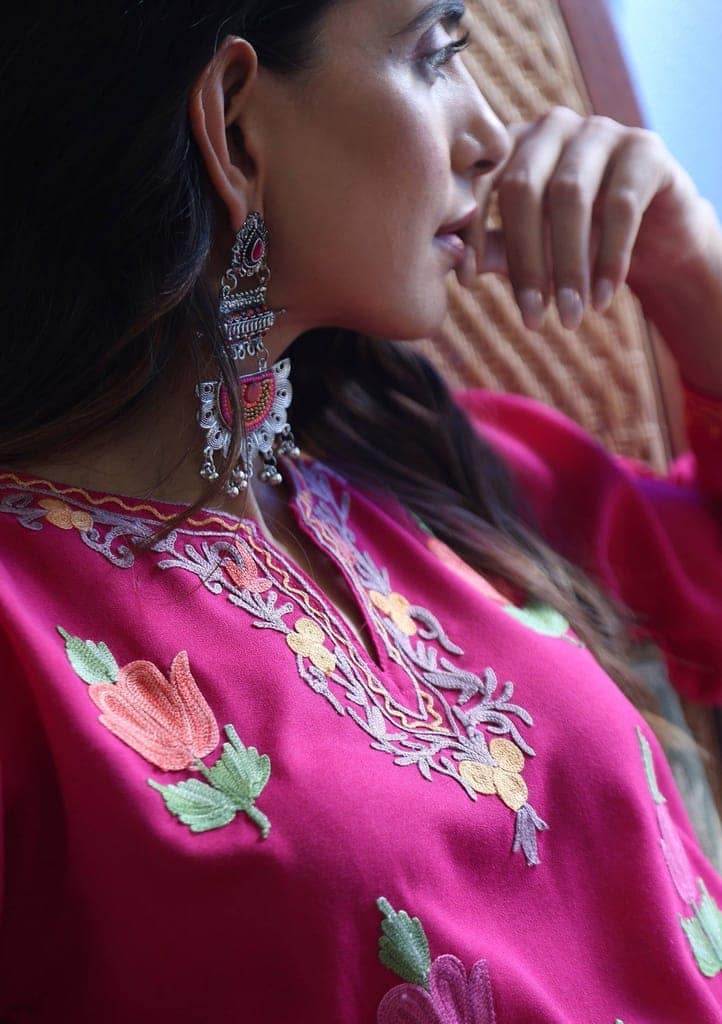 HOC Crafts Aari Embroidered Cotton Solid Women's Long Kurta - Pink view 4