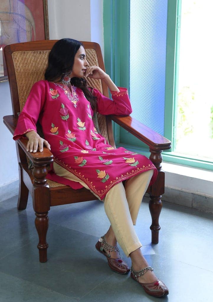 HOC Crafts Aari Embroidered Cotton Solid Women's Long Kurta - Pink view 5
