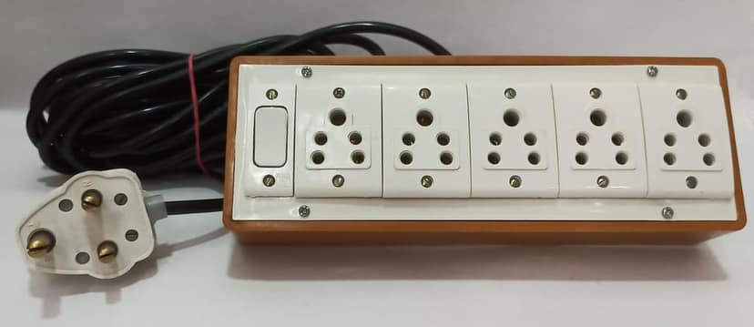 6A 5 Sockets (5 Pin Socket) & 1 Switch Extension Box with 16A Plug & 3m Wire view 4