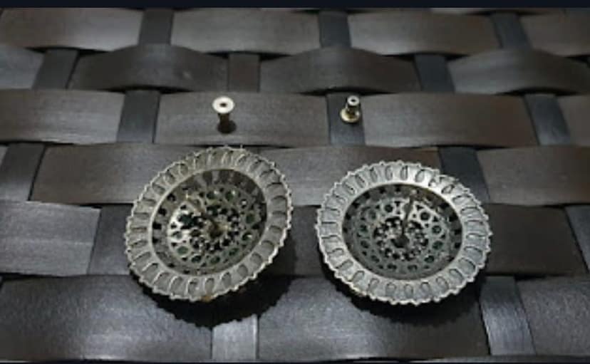 Glamvila Green Stone German Silver Stud view 3