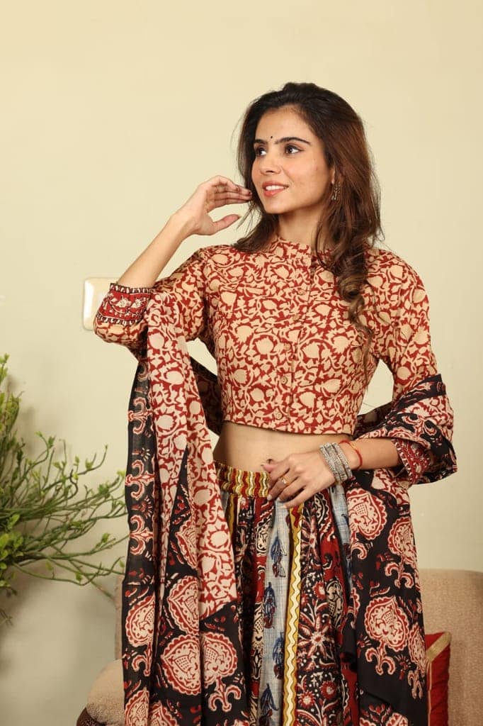 Handblock Printed Cotton Lehanga And Top With Mulmul Dupatta (Size: 34-46) Red Color-5093 view 2