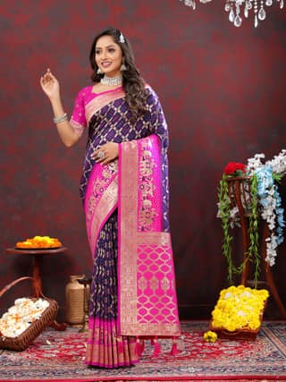 Yavira silk Women's Navy Checked Silk Saree