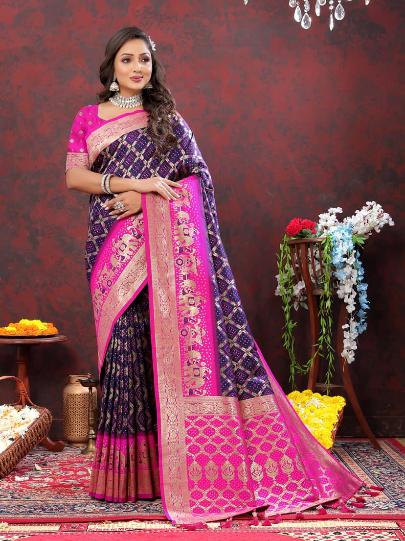 Yavira silk Women's Navy Checked Silk Saree view 2