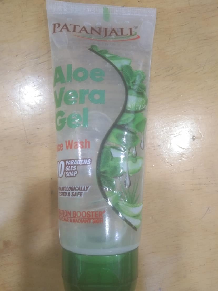 Patanjall Aloe Vera Gel fAce wash