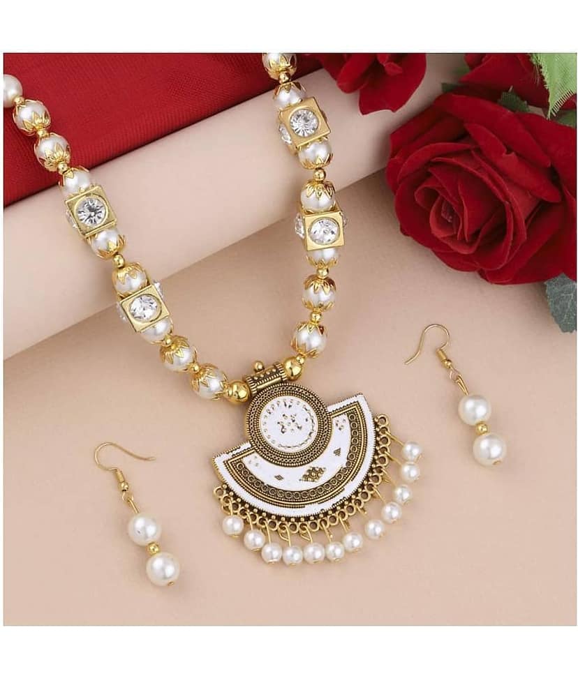 Silver Shine Alloy White Contemporary/Fashion Necklaces Set Contemporary