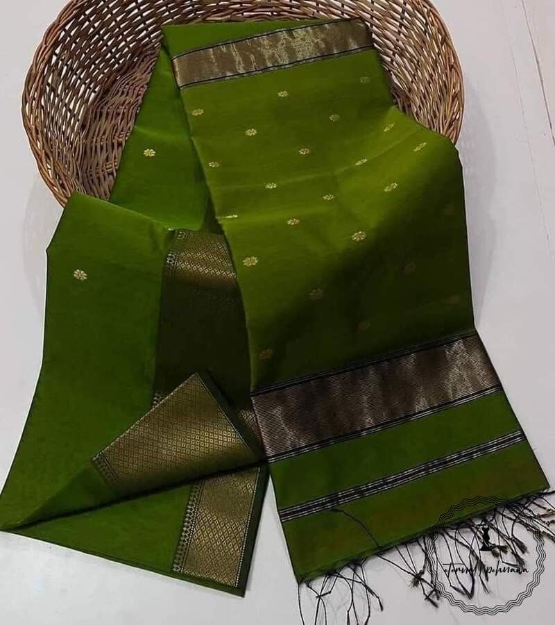 Beautiful Maheshwari Handloom Saree with Golden Jari Border & Intricate Butti view 8
