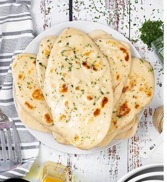 Garlic naan (per pcs)