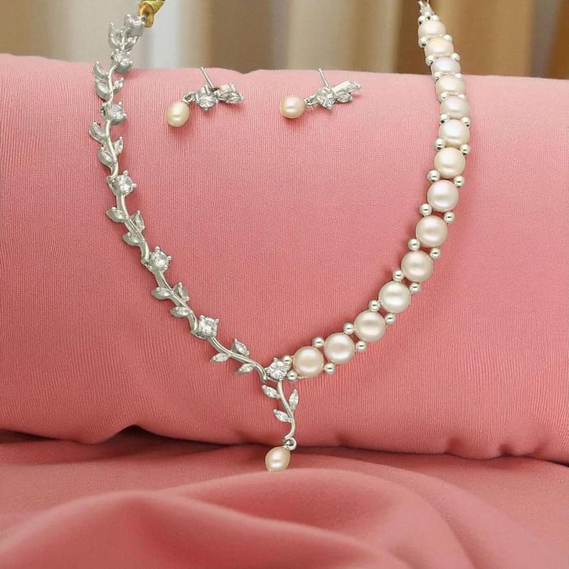 The Classic Princess Pearl Necklace Set