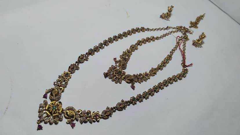 Bridal Necklace Set with Earrings and Maang Tikka view 3