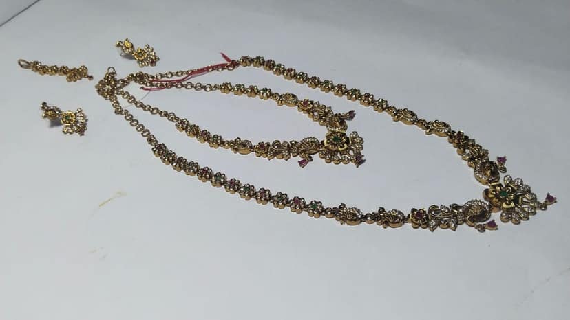 Bridal Necklace Set with Earrings and Maang Tikka view 4