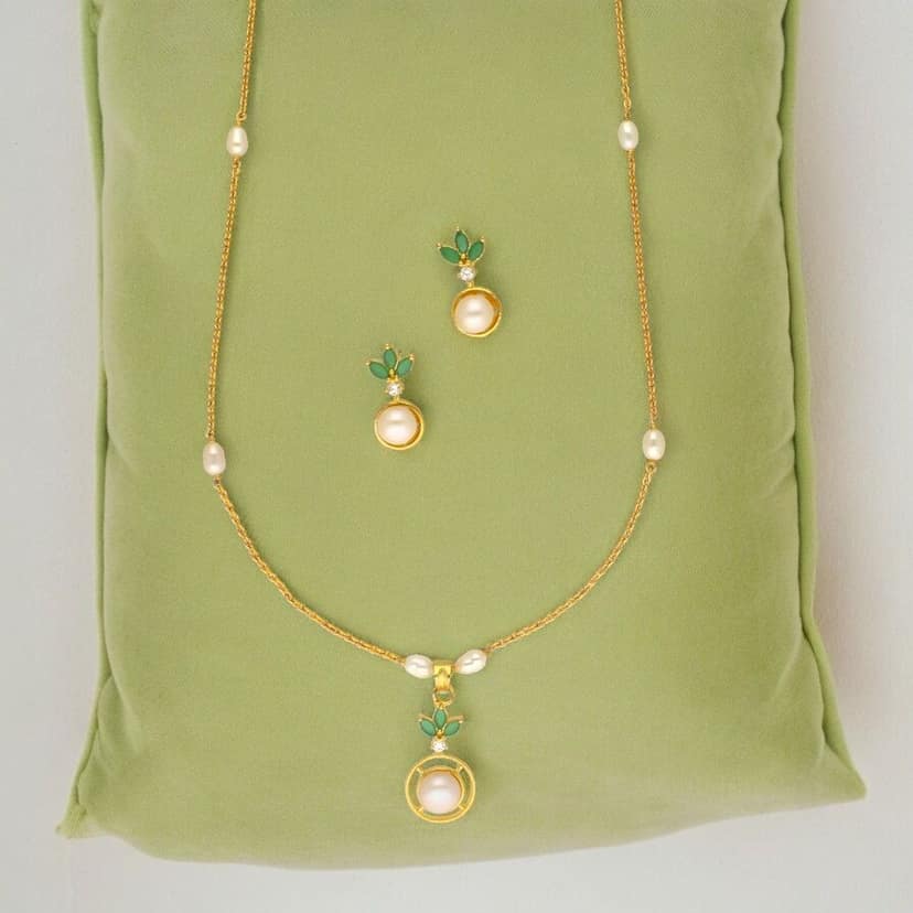 Sri Jagdamba Pearls Ethereal Pearl Chain Set