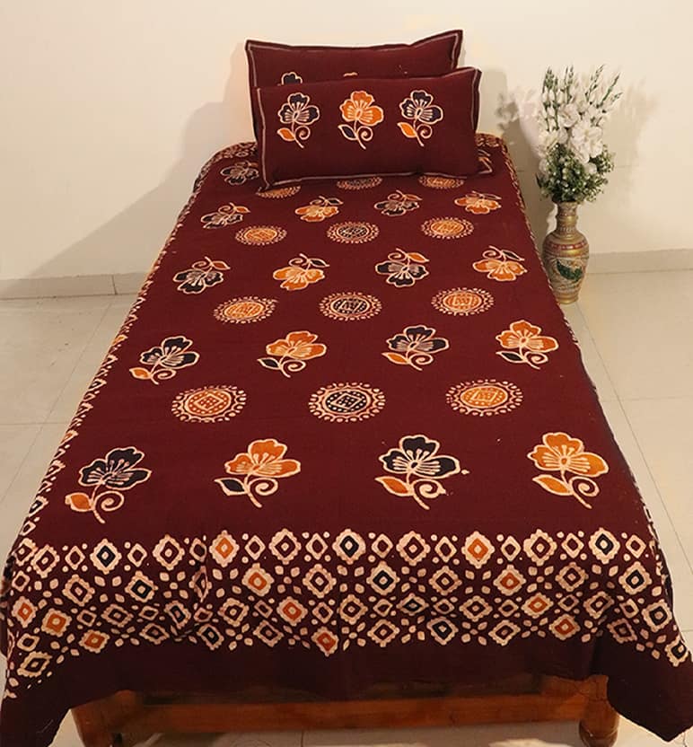 Handcrafted Batik Print Cotton Single Bed Sheet with Two Pillow Covers view 2