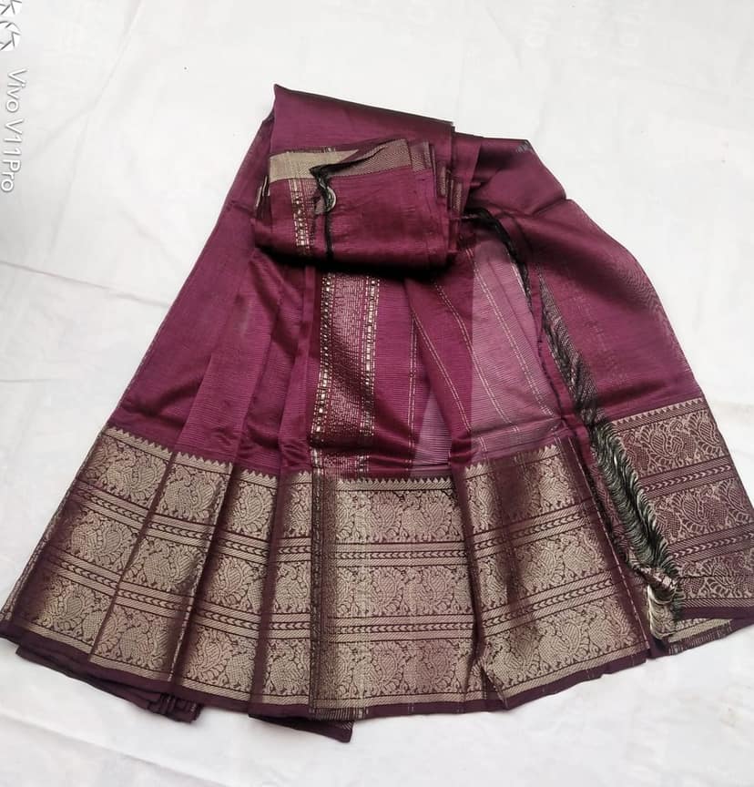 Wine Red Pure Handloom Kanjivaram Silk Saree With Allover Floral Butta And Contrast Rich Pallu