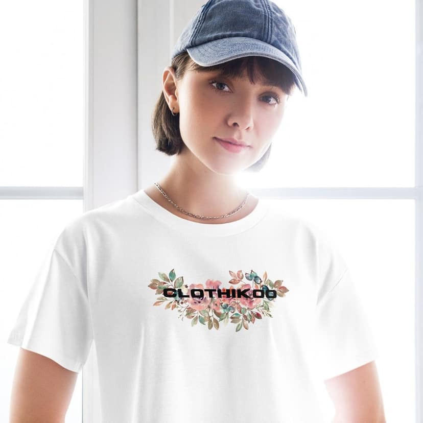 Women’s crop top view 5
