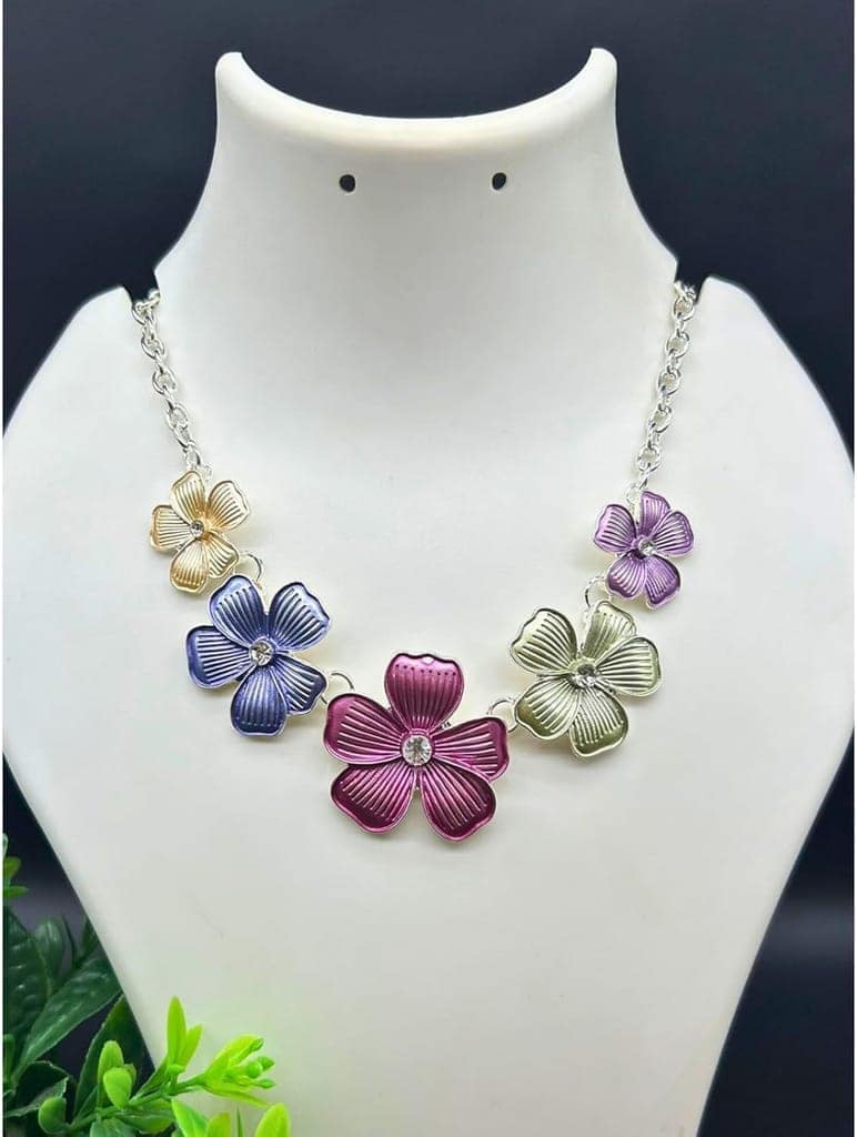 Fashionable Multicolor Flower Crystal American Diamonds Pendant Necklace for Women view 4