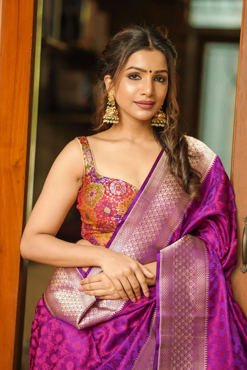 Purple Exquisite Tanchoi Floral Banarasi Saree in Pure Silk Satin with Zari detailing | SILK MARK CERTIFIED view 8