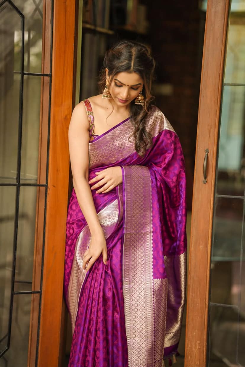Purple Exquisite Tanchoi Floral Banarasi Saree in Pure Silk Satin with Zari detailing | SILK MARK CERTIFIED view 9