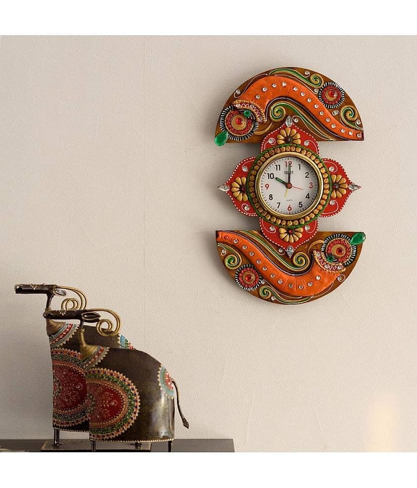 eCraftIndia White Dial Embossed 38.1 cm x 22.86 cm Handcrafted Analogue Wall Clock