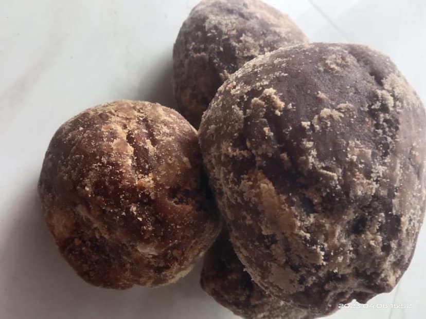 Uzhavan Unavu - Chemical Free - Round Jaggery / Gud / Nattu Vellam-1kg view 3