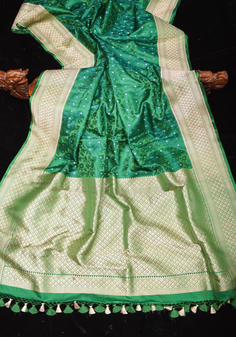 Exquisite Tanchoi Banarasi Silk Saree in Pure Silk Satin with Zari Meena in Green Blue Dual Tone I SILK MARK CERTIFIED