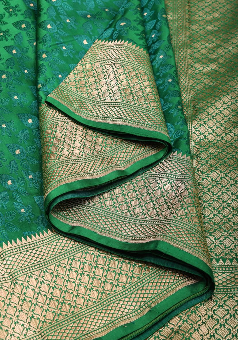 Exquisite Tanchoi Banarasi Silk Saree in Pure Silk Satin with Zari Meena in Green Blue Dual Tone I SILK MARK CERTIFIED view 6