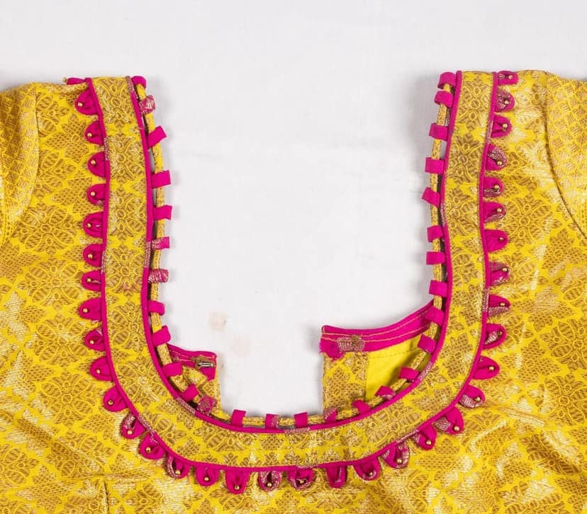 sonchiraiya patted blouse 02 view 3