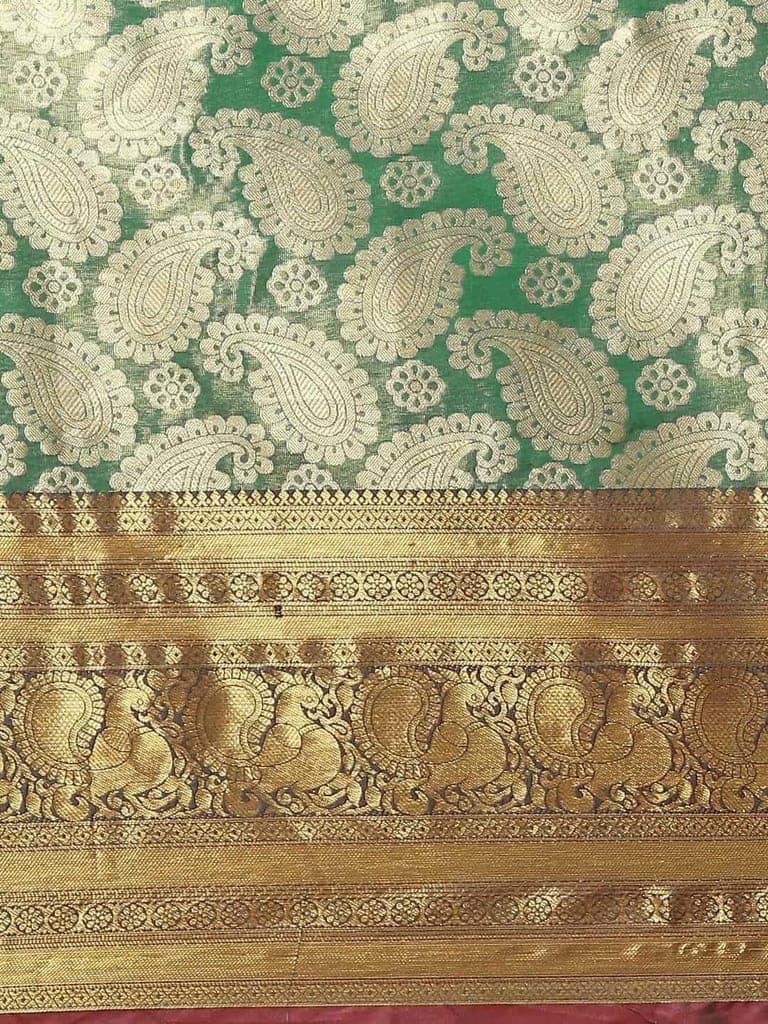 Women's Brocade Soft Silk Zari Woven Saree With Unstiched Blouse Piece view 3
