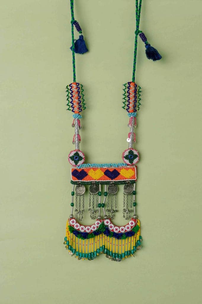 Vevlo!! Neckpiece view 2