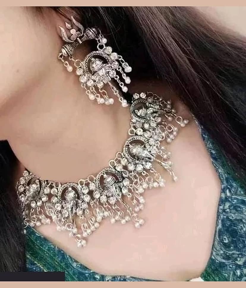 Samridhi DC Silver Alloy Necklace Set ( Pack of 1 )