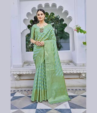 Sariya Organza Woven Saree With Unstitched Blouse Piece ( Peach )