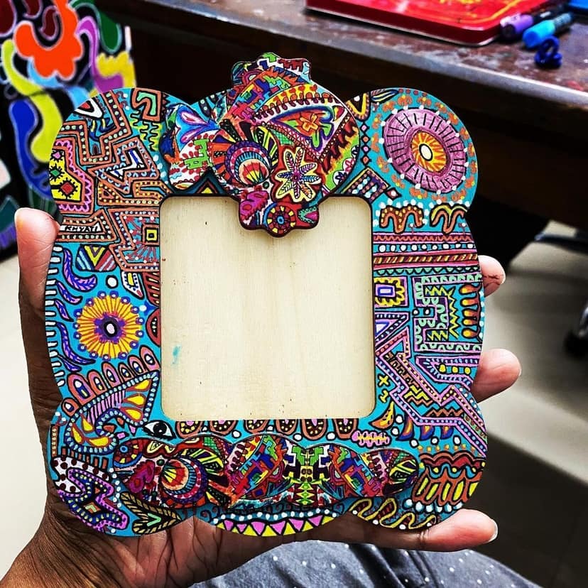 ‘Not-So-Naalayak’ Handpainted Photo Frame view 2