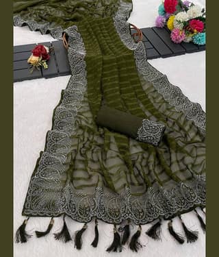 VEERAIVA Chiffon Dyed Regular Saree With Unstitched Blouse Piece ( Mint Green )