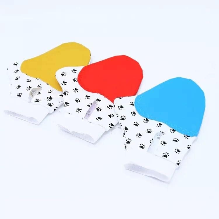 Q D Pet Hair Remover Grooming Glove Deshedding Massager Tool Brush Comb Grooming Gloves for Cat, Dog, Donkey, Horse, Rabbit, Pony, Monkey (Blue, Red, Green, Medium) view 3