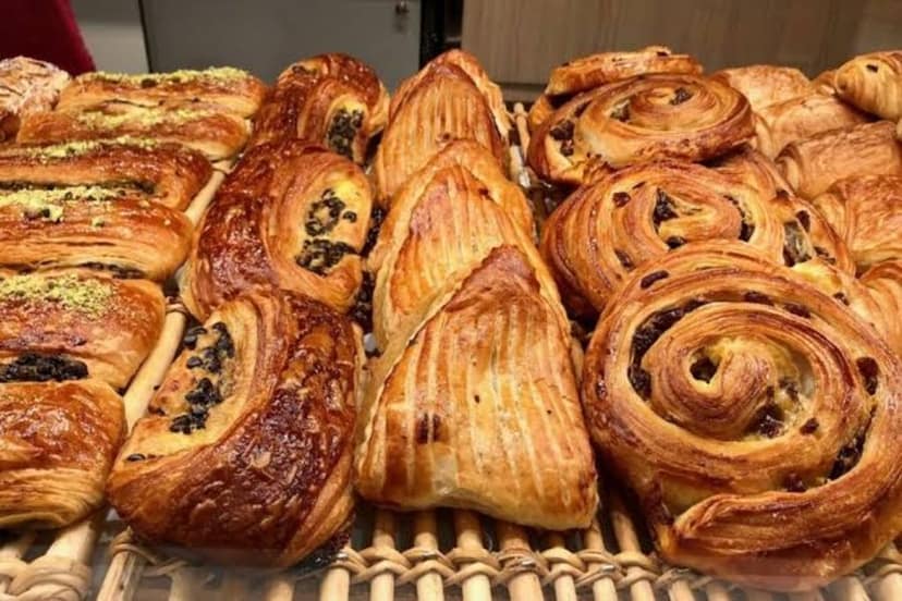 Artisanal Assorted Bakery Pastries - 8 kg - 50 pieces of assorted pastries view 2