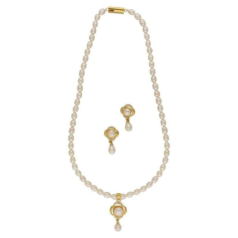 Sri Jagdamba Pearls Gleaming Pearl Necklace Set view 3