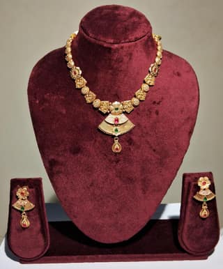NECKLACE RAJ