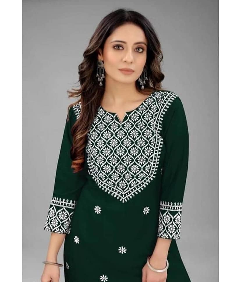 QPEEZ - Green Rayon Women's Straight Kurti ( Pack of 1 ) view 2