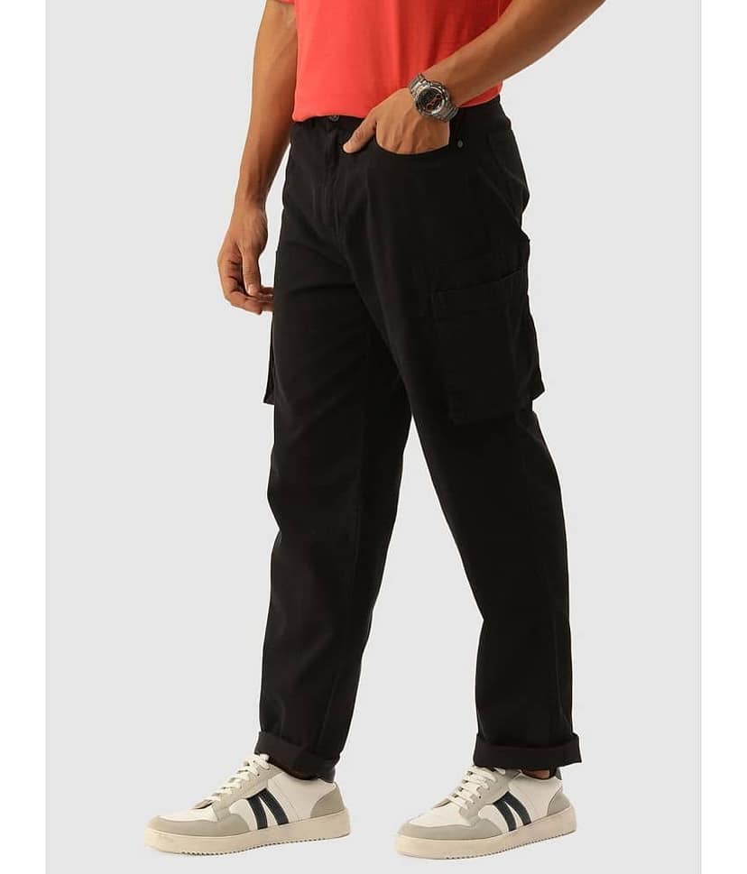 Bene Kleed Men Pure Cotton Solid Straight Fit Cargos Trousers view 2