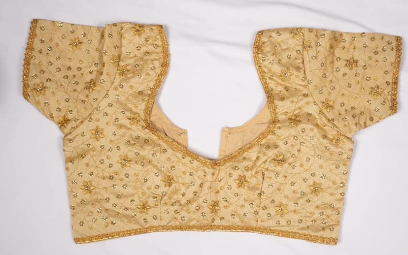 Blouse with golden embroidery view 4