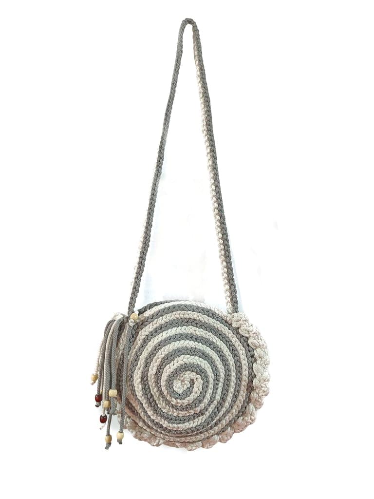 Handmade Macrame Shoulder Bag with Wooden Beed work view 2