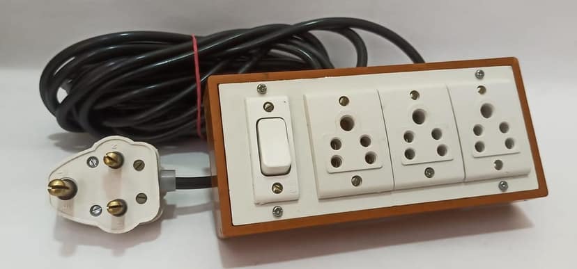 6A 3 Sockets (5 Pin Socket) & 1 Switch Extension Box with 16A Plug & 40m Wire view 4