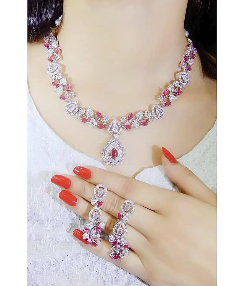 Ladymania Pink Alloy Necklace Set ( Pack of 1 )