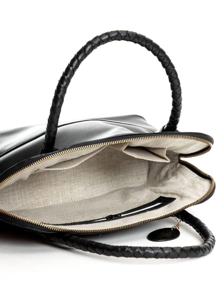 Theia - Black view 4